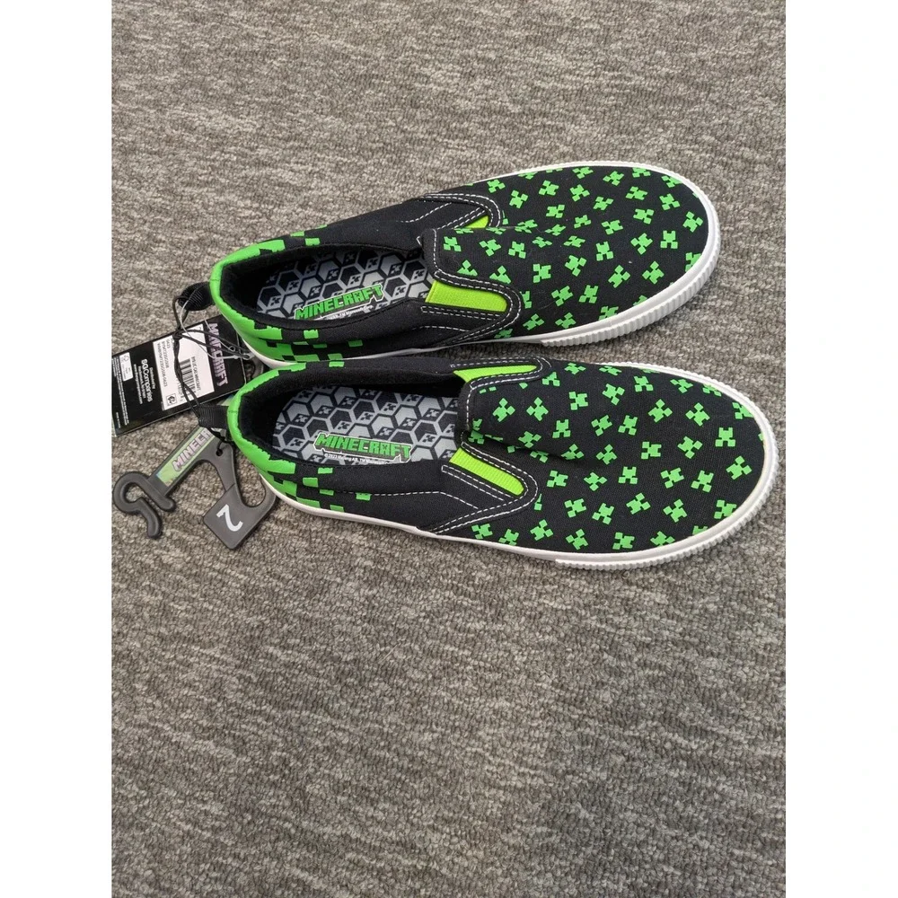 NEW Minecraft Slip On Sneakers Kid's Size 2 Black Green Creeper Pixelated Gaming